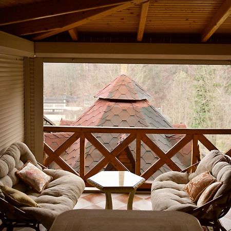 Петрос Family Hotel Jaremcse Kültér fotó