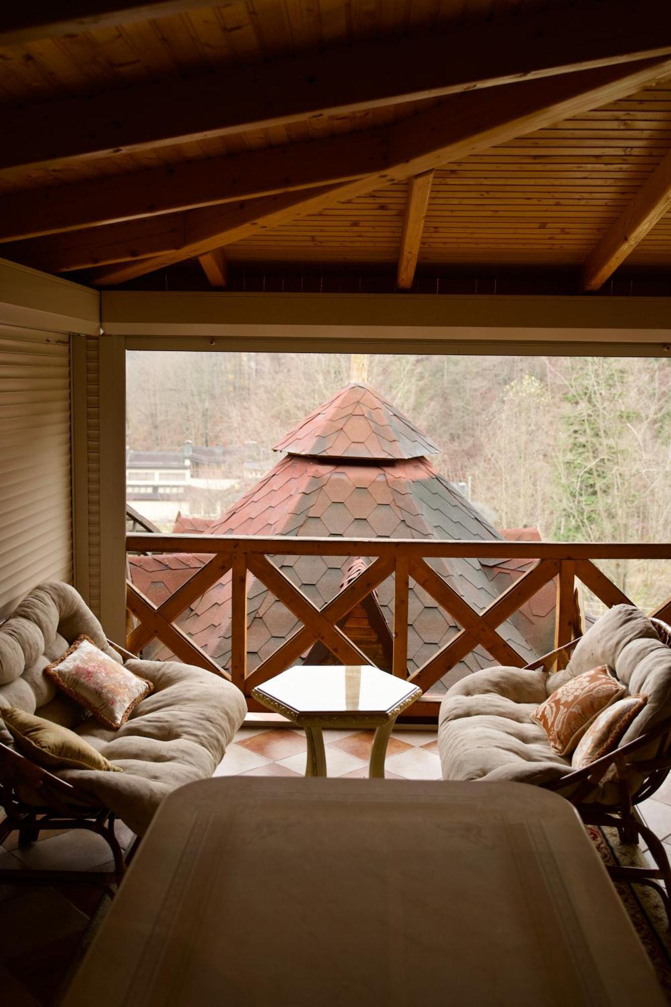 Петрос Family Hotel Jaremcse Kültér fotó