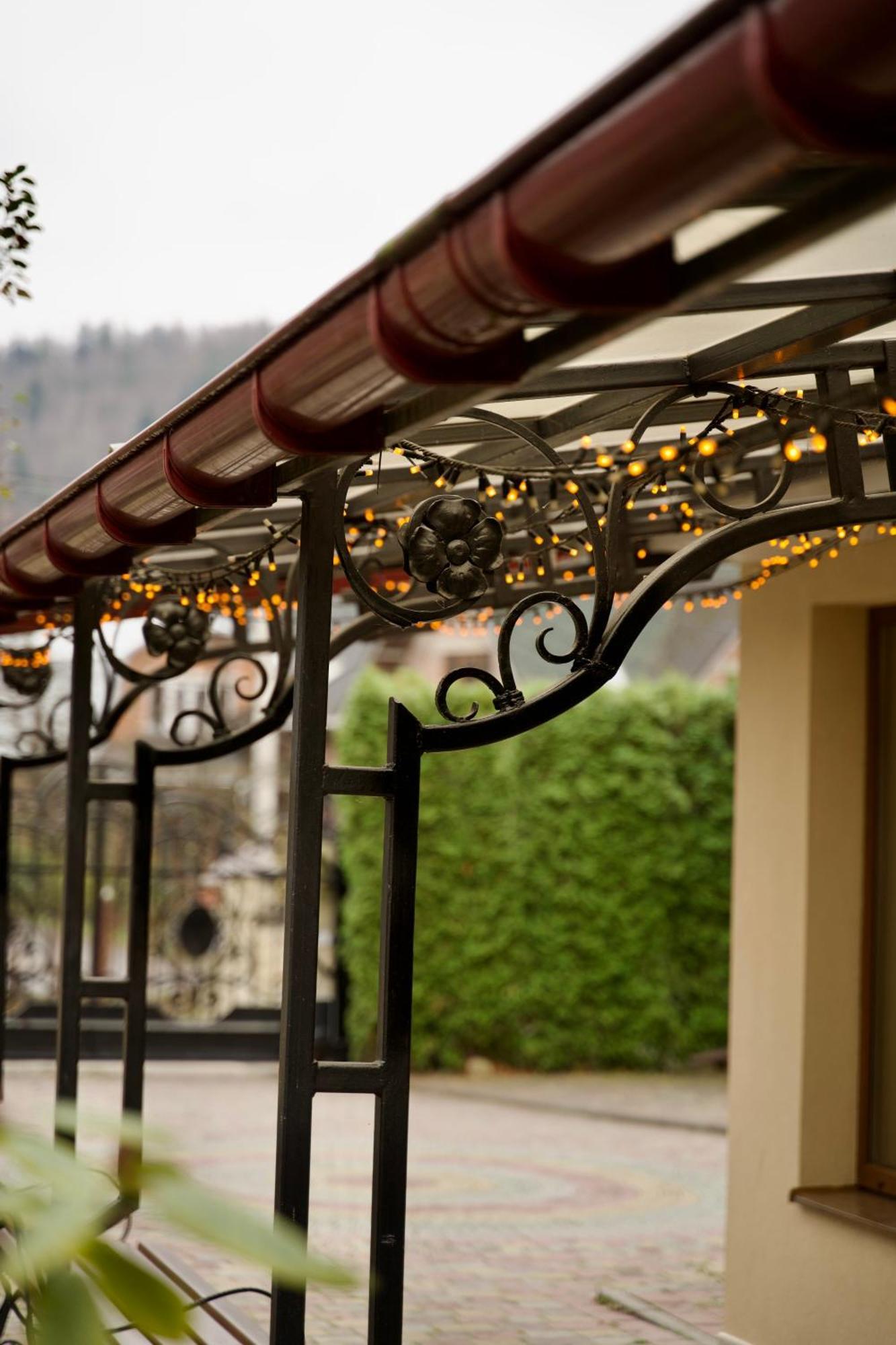 Петрос Family Hotel Jaremcse Kültér fotó